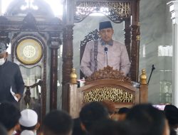 Plt. Walkot Bekasi Rutin Jum’atan Keliling Himbau Warga Tetap Jaga Prokes