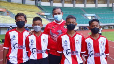 Tri Adhianto Beri Motivasi Pada Club Bola U 13 dan U 15 Yang Akan Tanding Piala Suratin Tingkat Jabar