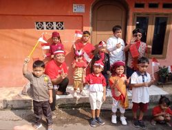 Meriah, Ratusan Warga Cililitan Berpakaian Adat dan Profesi Rayakan HUT RI ke 79