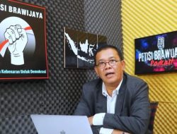 Ketua Petisi Brawijaya Haposan Situmorang Minta Sumpah Advokat Firdaus Oiwobo Dicabut Buntut Naik Meja di Ruang Sidang !