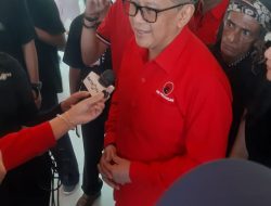 Bebas dari Rutan KPK, Hasto Menangis Bertemu Megawati di Kongres PDIP